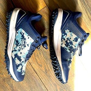 Boombah size 7 men’s baseball turf shoe